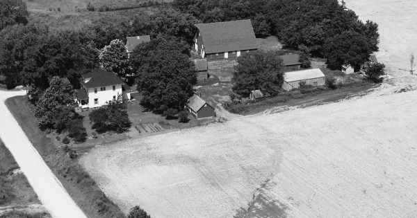 Vintage Aerial photo from 1982 in Tama County, IA